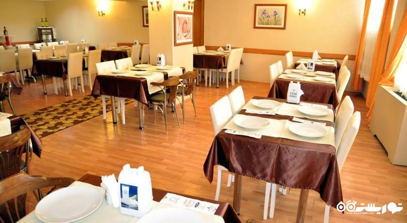 نمای داخلی رستوران